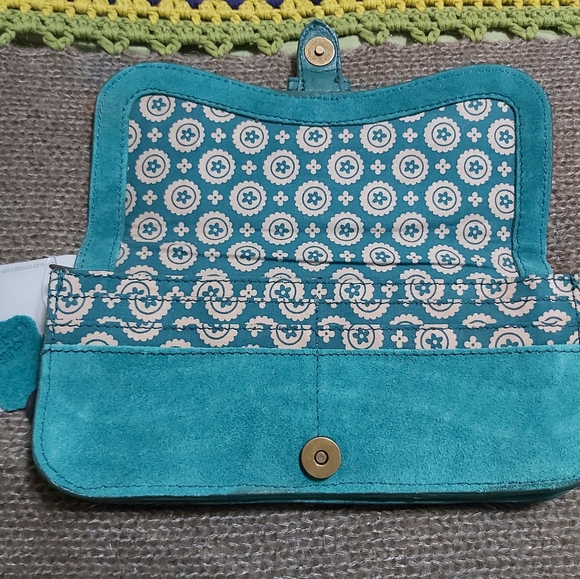 Brand new suede wallet - Picture 7 of 8